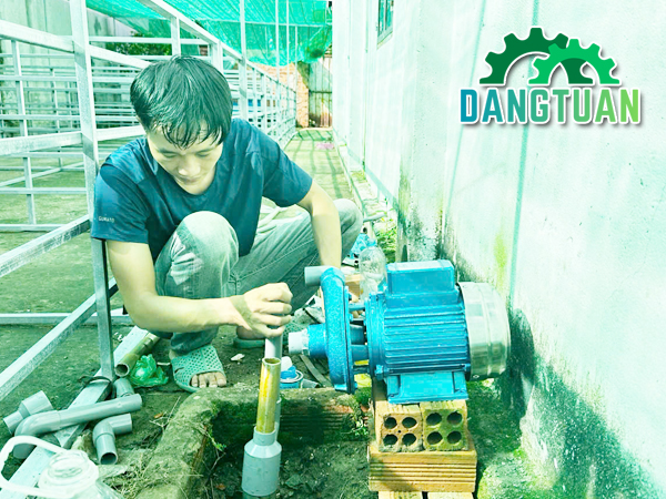 Thợ sửa máy bơm nước tại Bình Dương