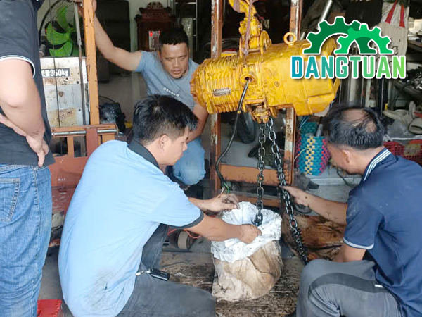 Thợ sửa palang tời hàng KCN AMATA Biên Hòa